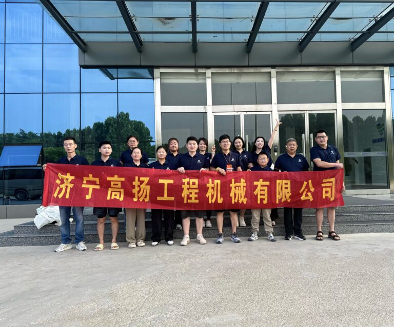 Mountains and rivers as companions, team walks side by side. The team building trip of Jining Gaoyang Machinery has come to a perfect end.